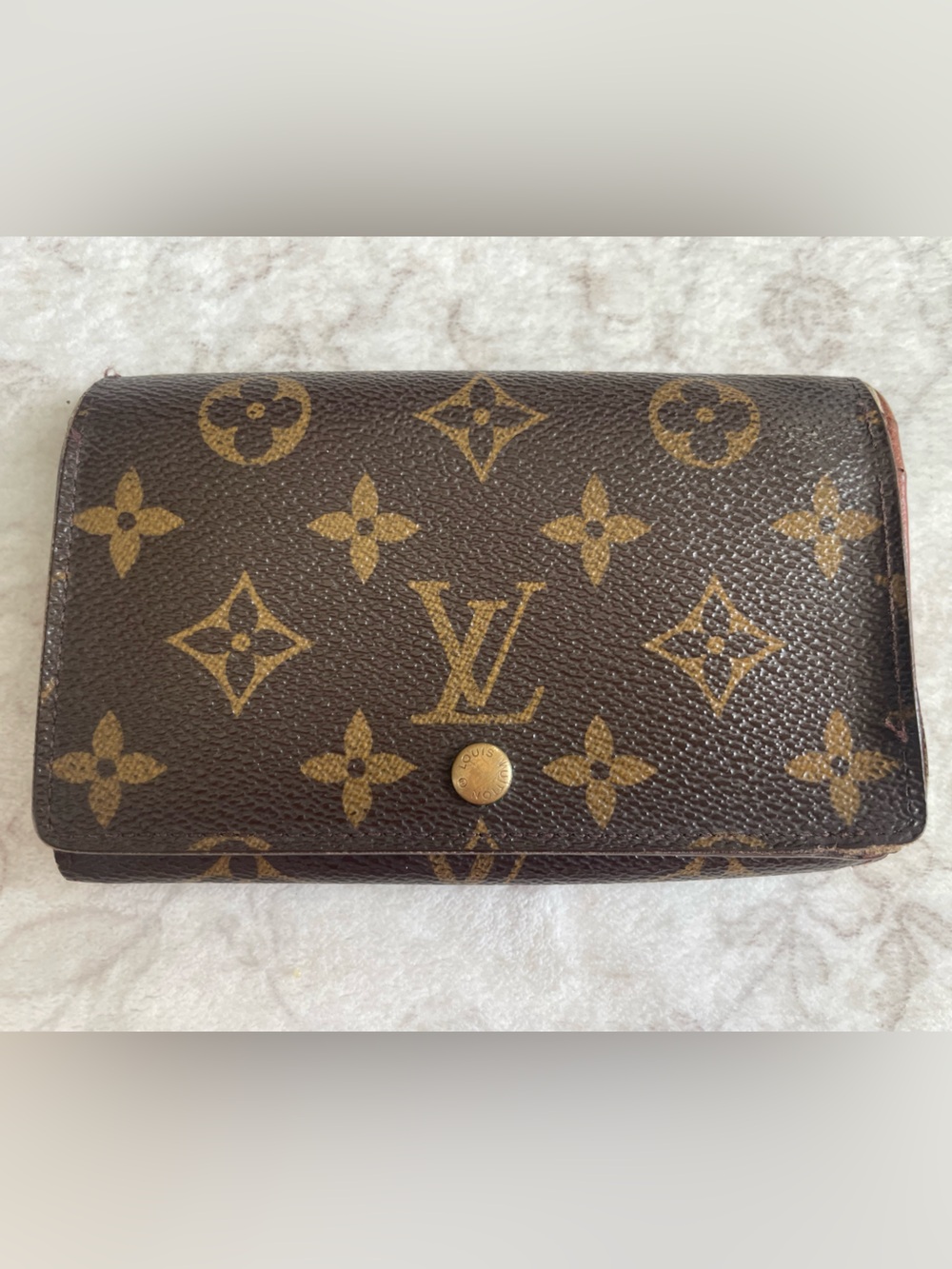 Louis Vuitton Porte Monnaie Billets Tresor Bifold Monogram Wallet